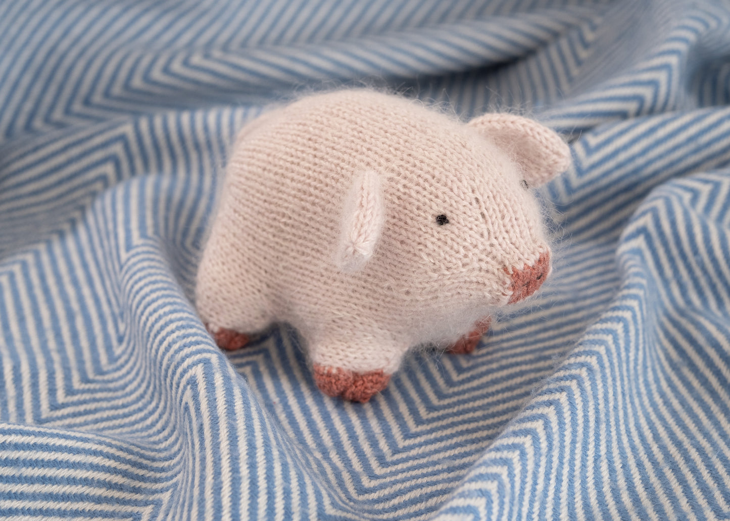 Piggy piglet - hand knitted pig