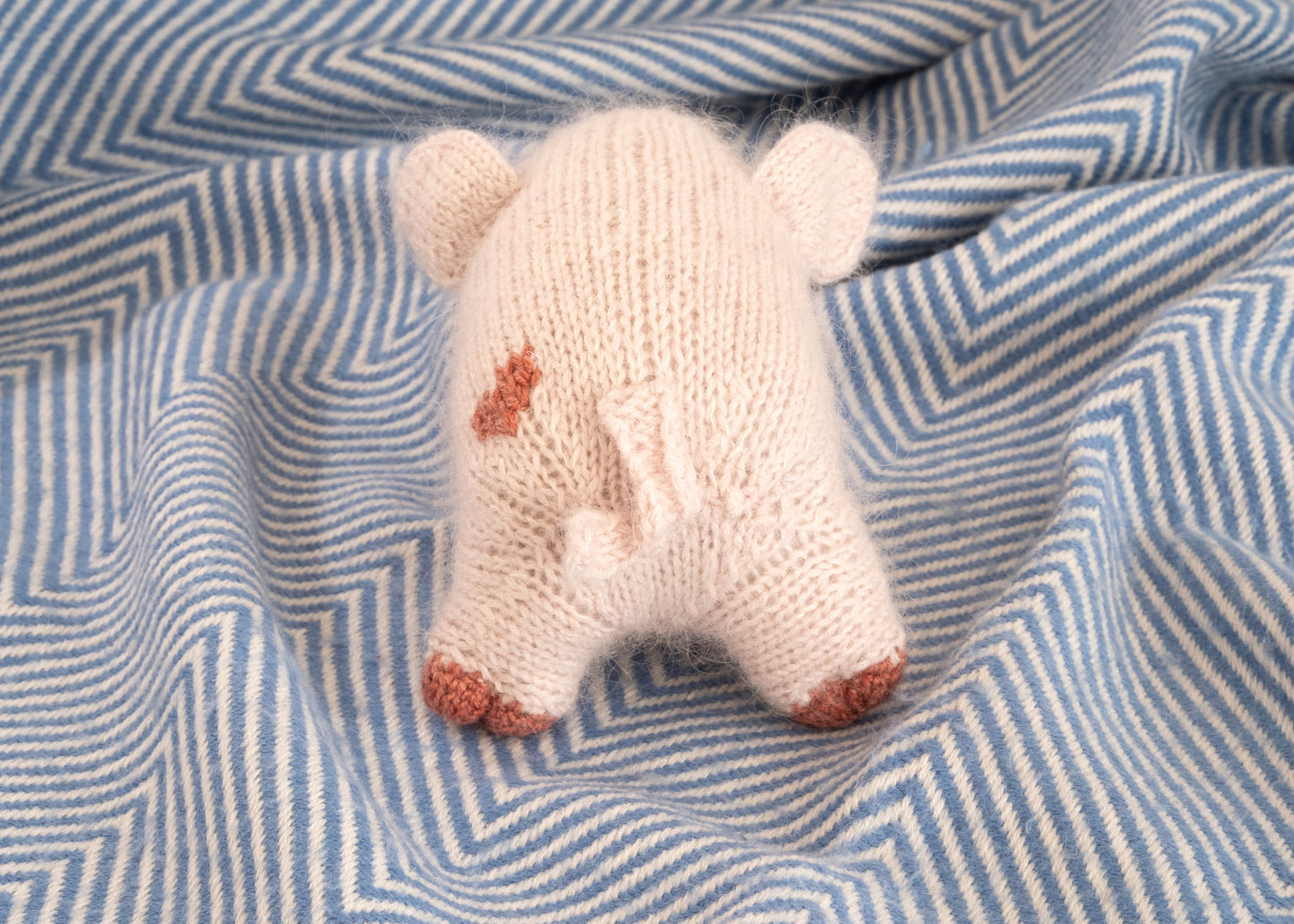 Piggy piglet - hand knitted pig