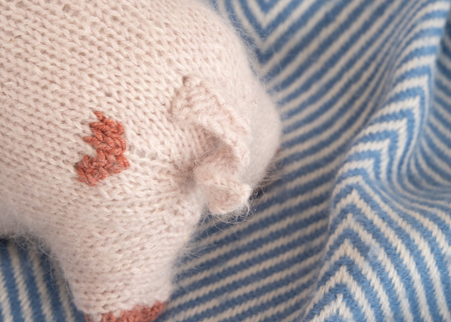 Piggy piglet - hand knitted pig