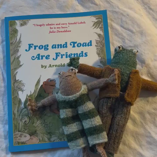 Frog and Toad from Frog and Cast - hand knitted characters from the original book