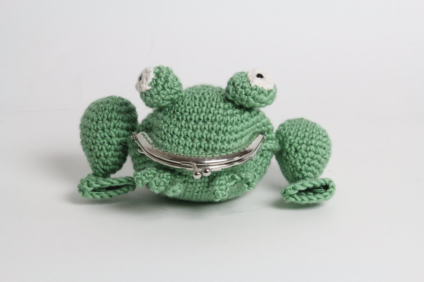 Frog crochet purse in super soft cotton yarn. Huge wide mouth ready for filling with pennies....