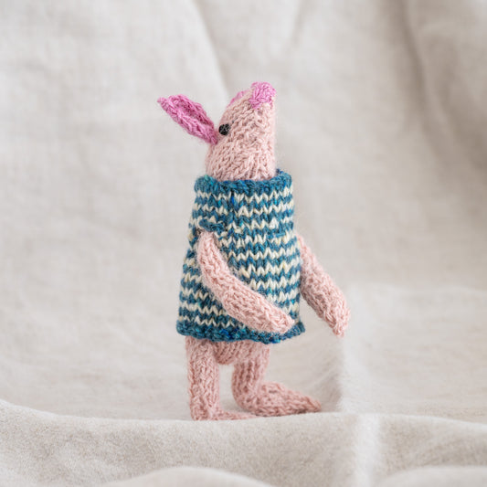 Introducing Our Adorable Hand-Knitted Piglet: The Perfect Addition to Your Collection