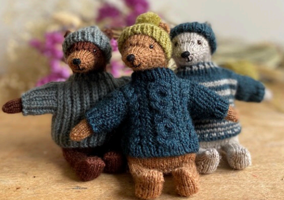 Tsutsu Guilly and Frankie Bear - Hand knitted in the Merino wool