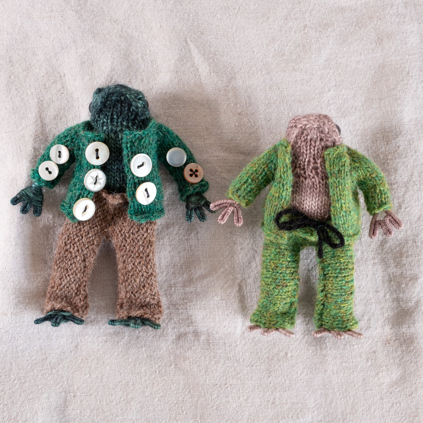 Hand-Knitted Frog and Toad Dolls - Adorable Companions for Storytime Adventures