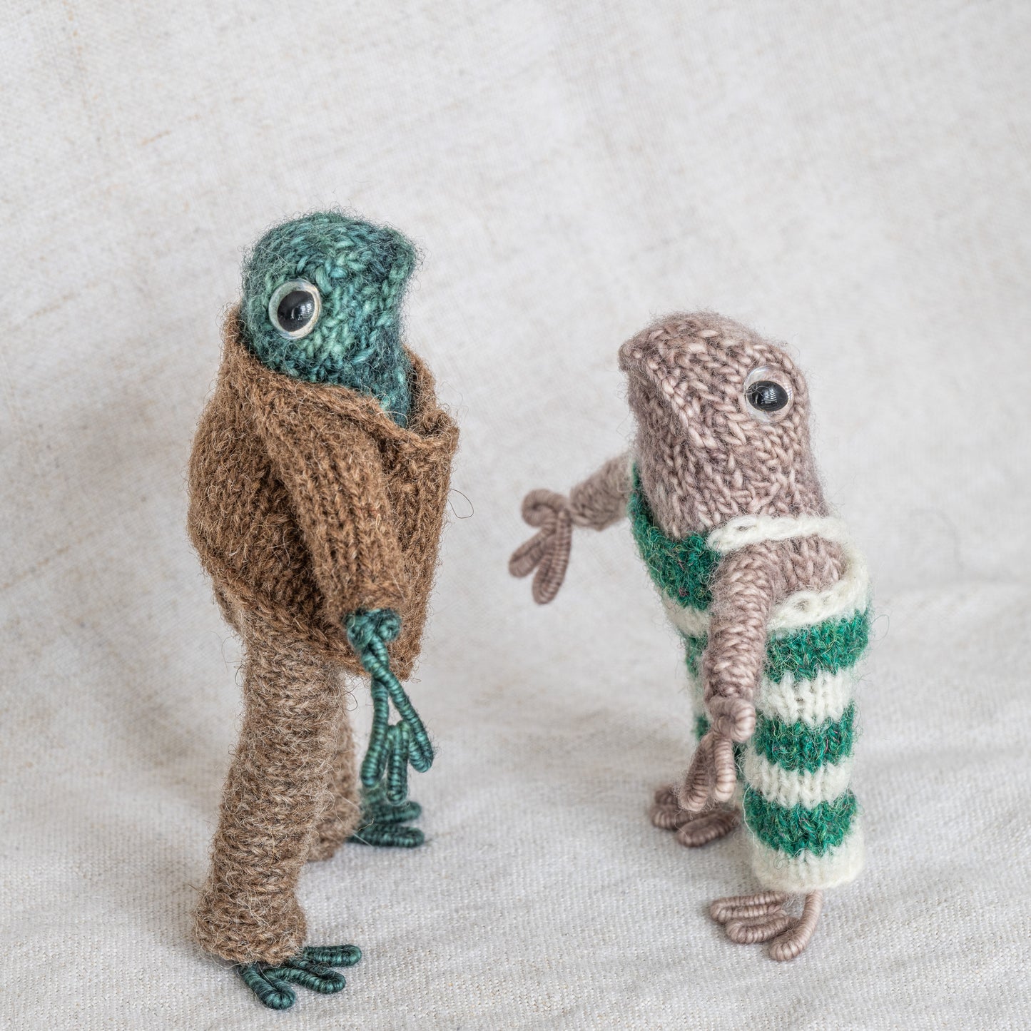 Hand-Knitted Frog and Toad Dolls - Adorable Companions for Storytime Adventures