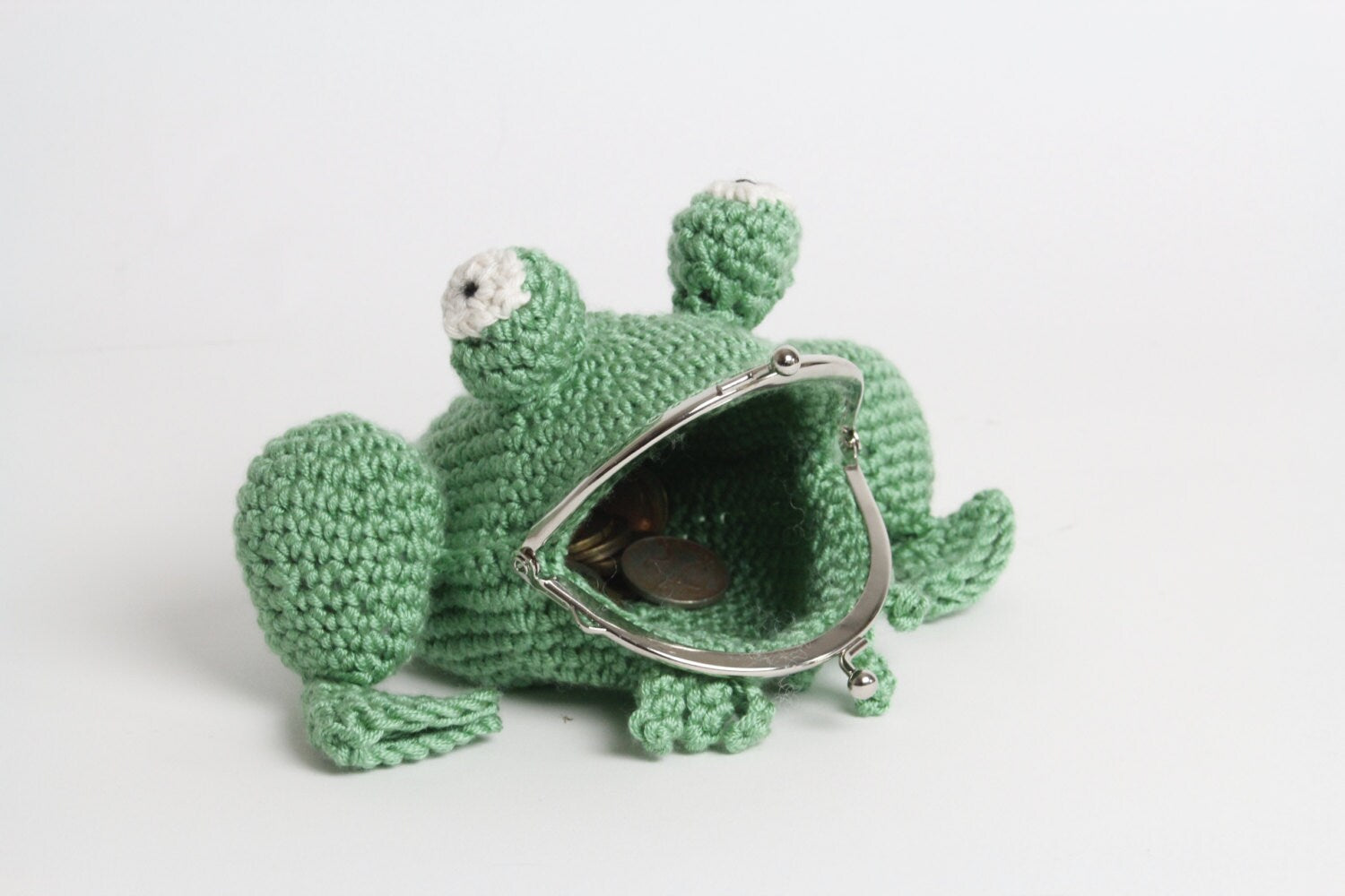 Frog crochet purse in super soft cotton yarn. Huge wide mouth ready for filling with pennies....