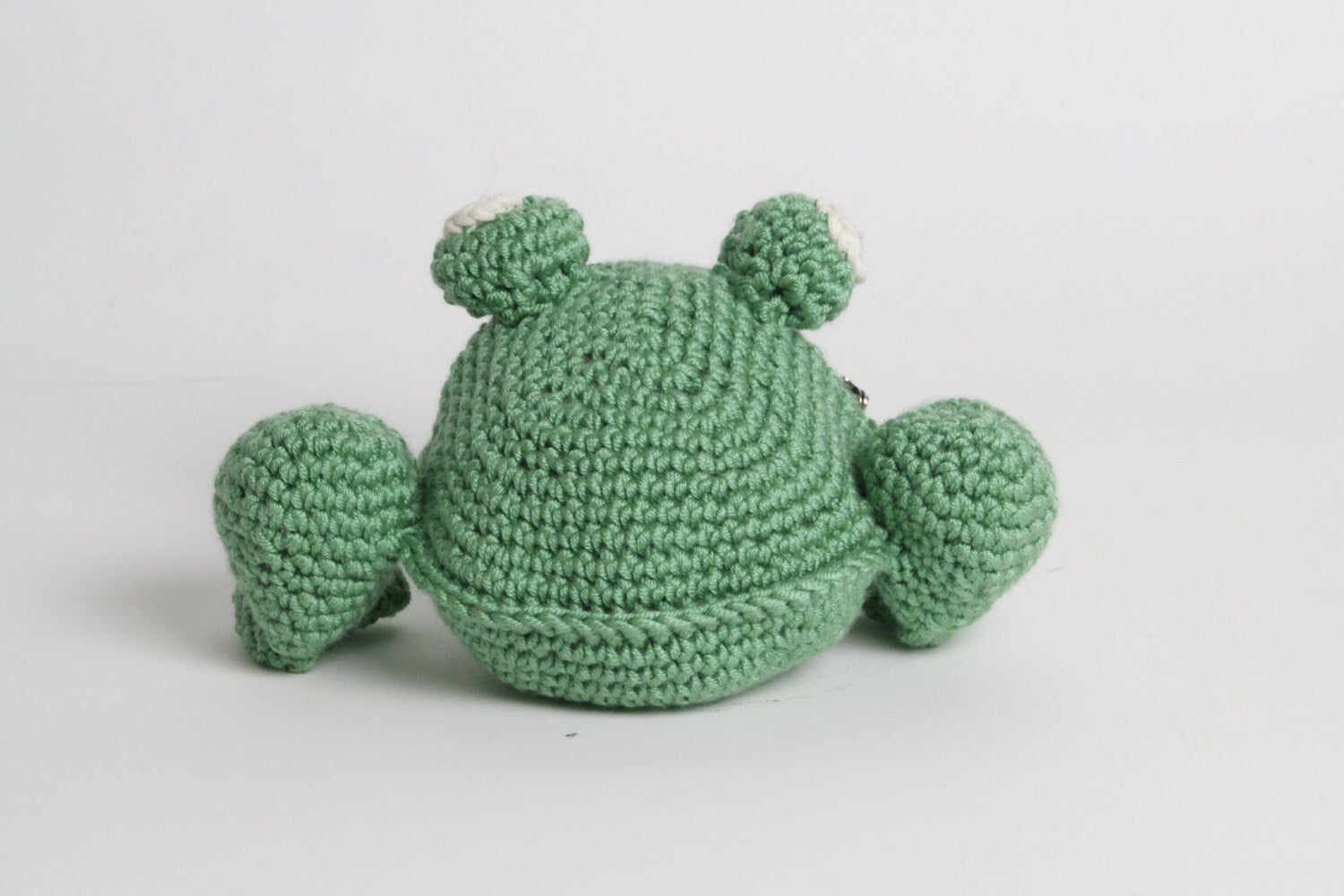 Frog crochet purse in super soft cotton yarn. Huge wide mouth ready for filling with pennies....