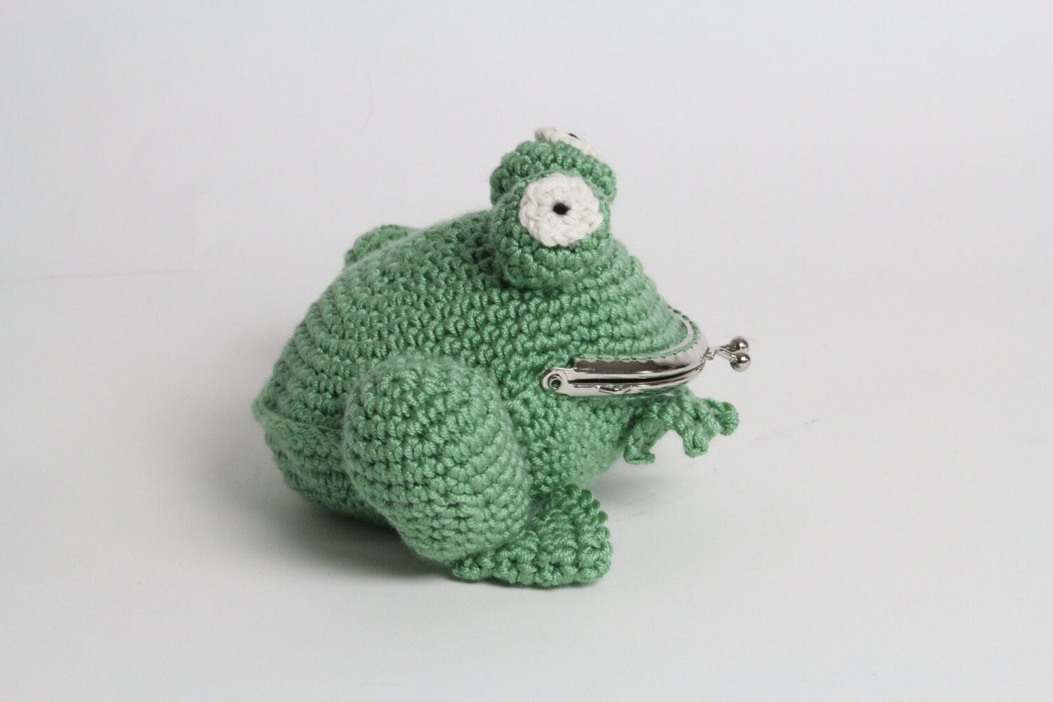 Frog crochet purse in super soft cotton yarn. Huge wide mouth ready for filling with pennies....