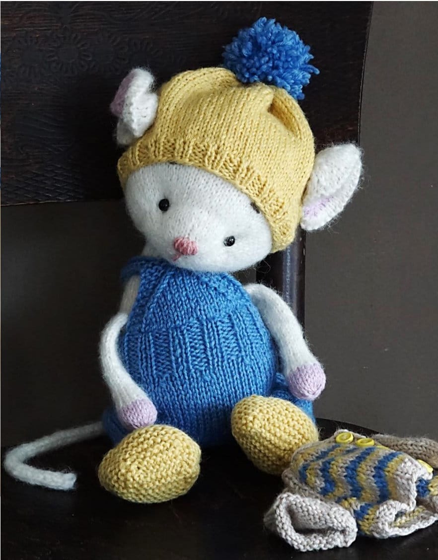 Hand Knitted Polushka Mouse