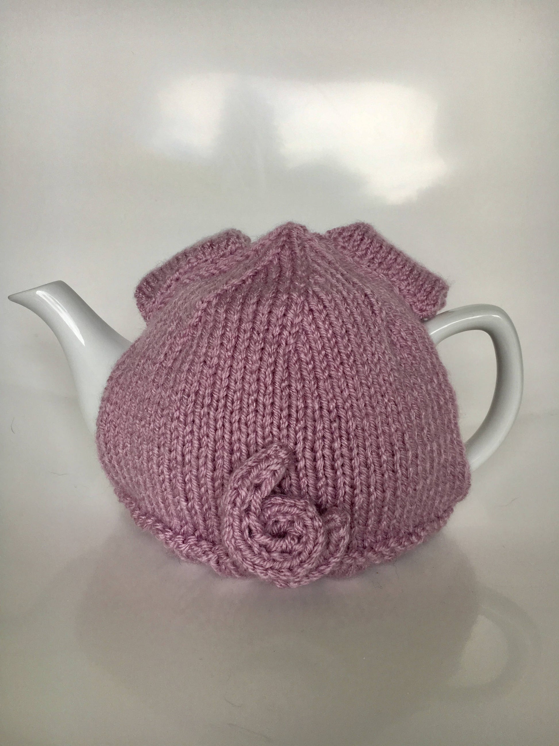 Pink Pig Tea Cosy with curly tail. Hand knitted. Tea lovers teatime treat.